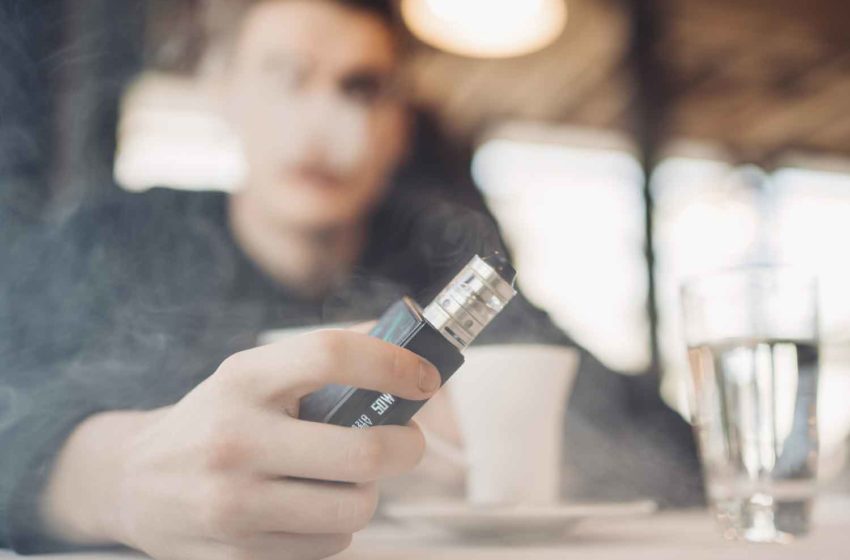  Vapers Starting Younger: Study