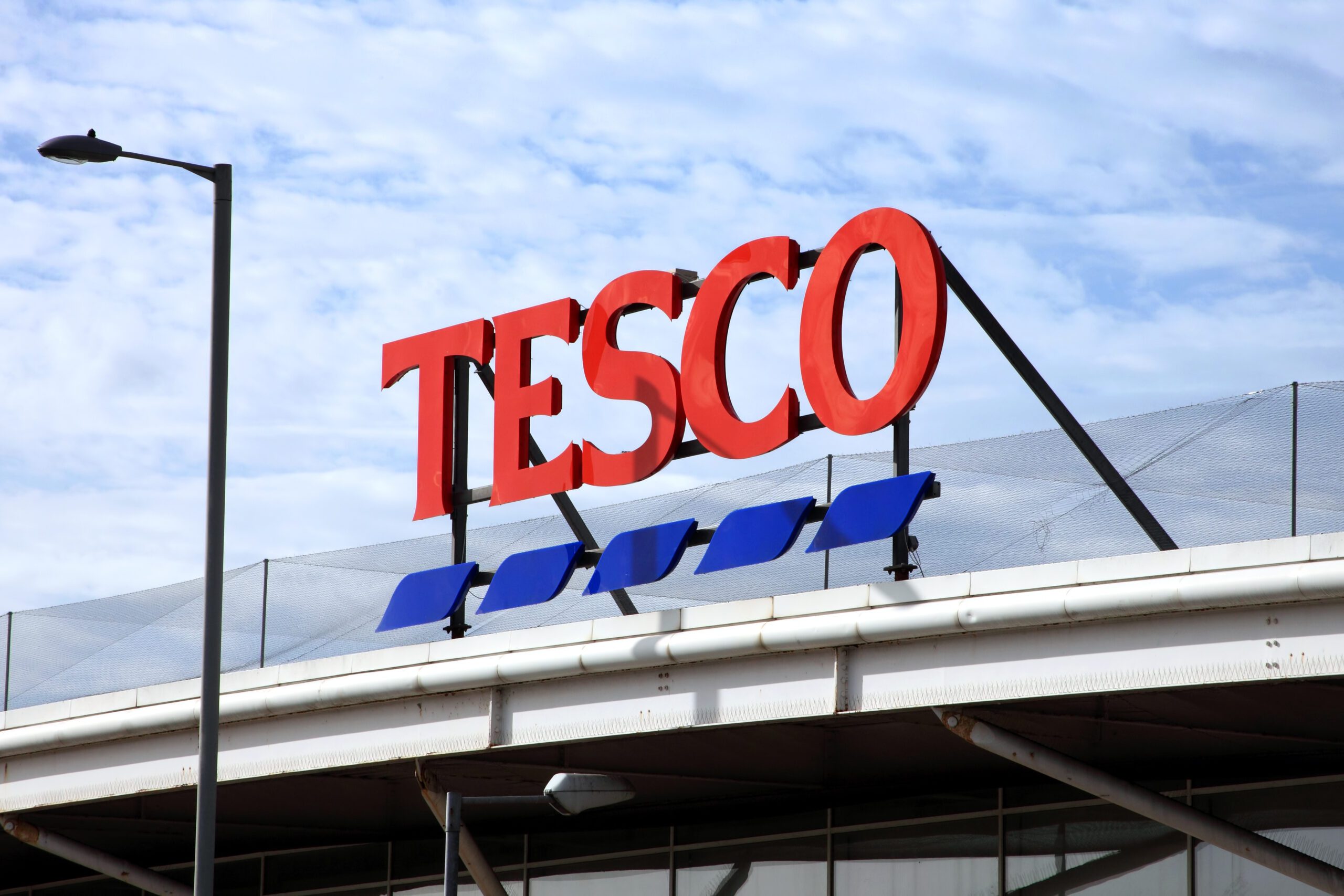 Tesco Reports Record-Breaking Christmas Sales Amid Price Cuts